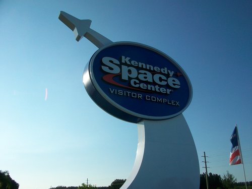 -visit_to_Kennedy_Space_Ce-20000000005432333-500x375[1]